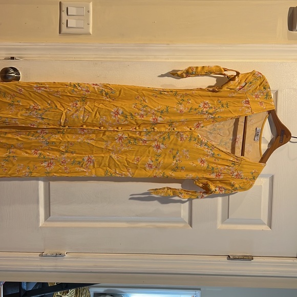 Flynn Skye touch of sky yellow flower summer dress - Picture 2 of 3